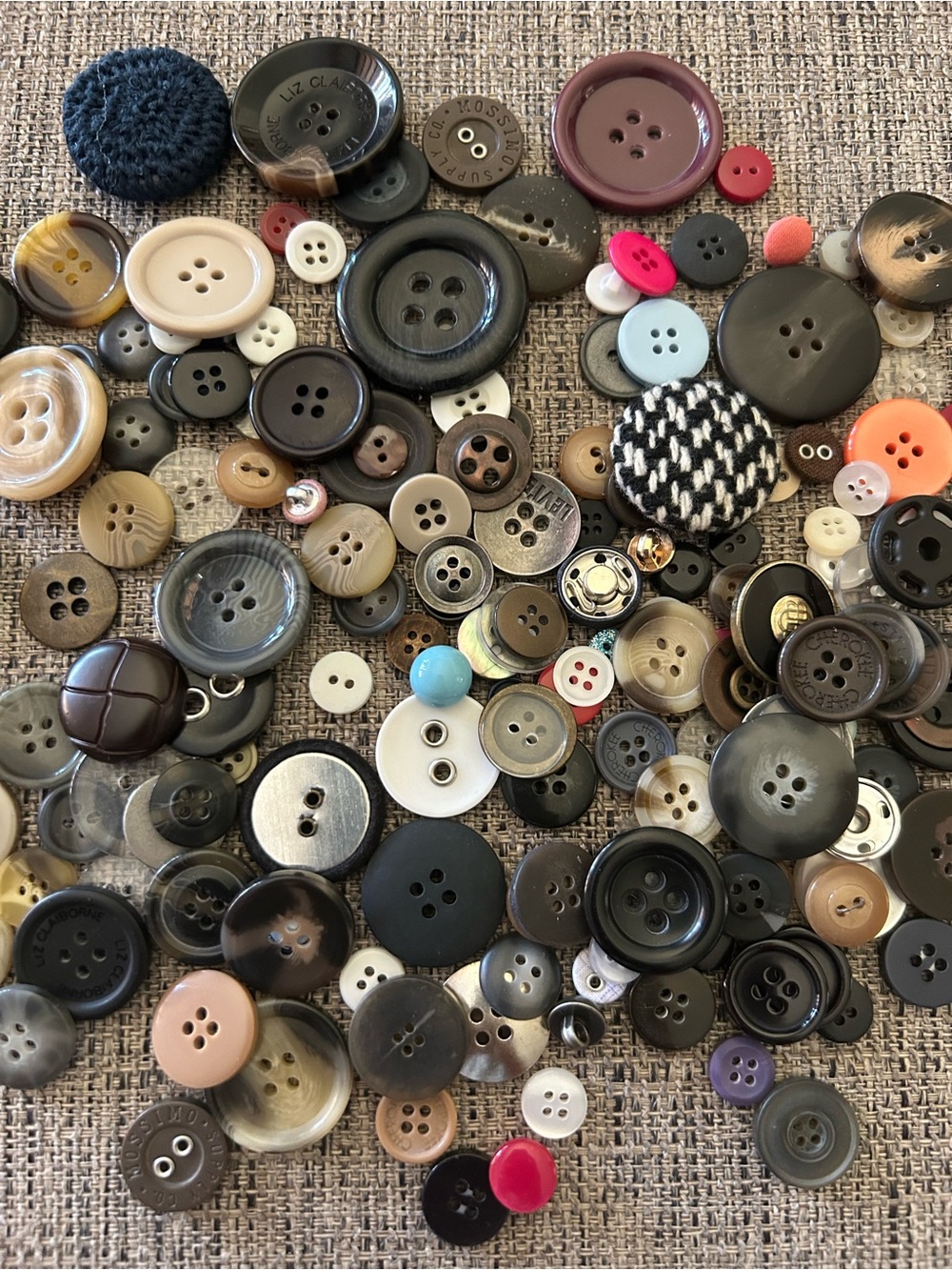 Assorted Sewing Button Mix - Multi-Color - Picture 3 of 4
